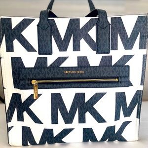 Pre owned Michael Kors Bags | Michael Kors Kenly Large Graphic Mk Signature Logo